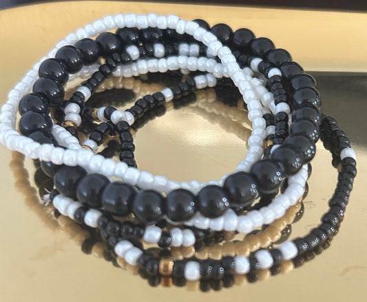 Black and white mix of 6 stretch bracelets